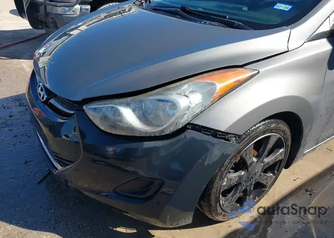 2013 Hyundai Elantra Limited z USA, uszkodzony, nr VIN 5NPDH4AE1DH262064